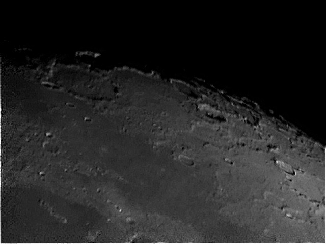 Luna Detalle II.jpg -       DETALLE LUNA (ZONA NORTE-MARE FRIGORIS)      * Fecha:   2006     * Lugar:   Ba�os de Montemayor (C�ceres)     * Telescopio:   Refractor Alstar 80/900     * Montura:   EQ2     * C�mara:   Webcam Toucam pro-2 sin modificar     * M�todo:   Foco primario      * Procesado:   procesado con RegiStax      * Visibilidad:   Regular   